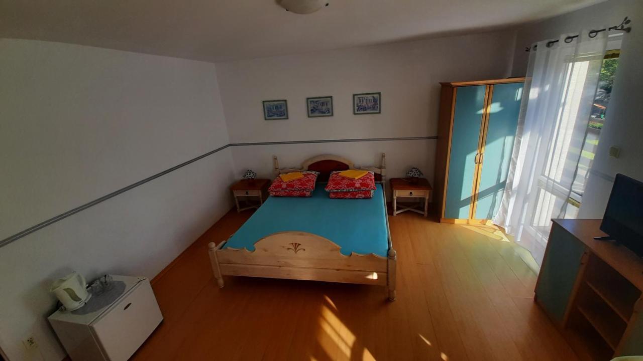Bed & Breakfast Dom Letniskowy Helena Kretowiny